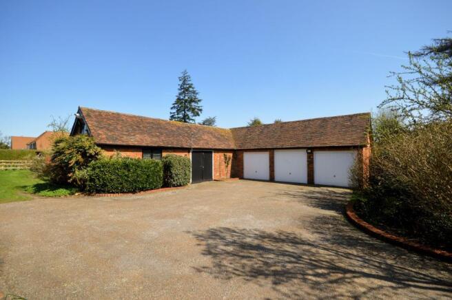 Garaging/Workshop