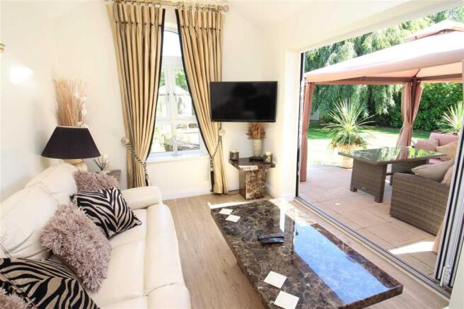 Family room / garden