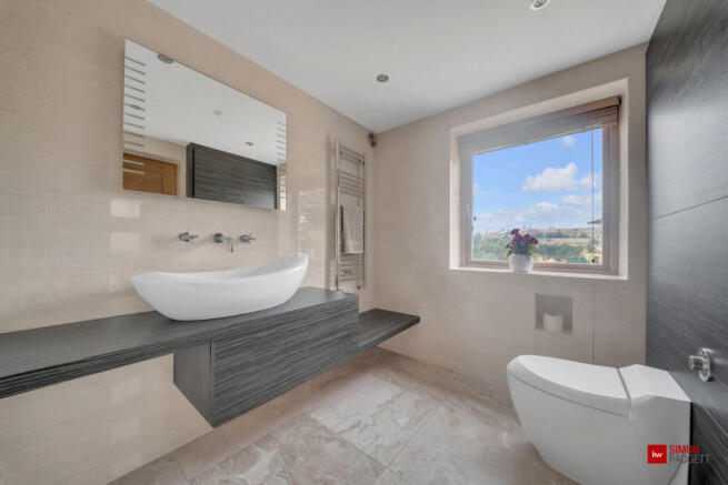 4 bed Terraced for sale Image 12