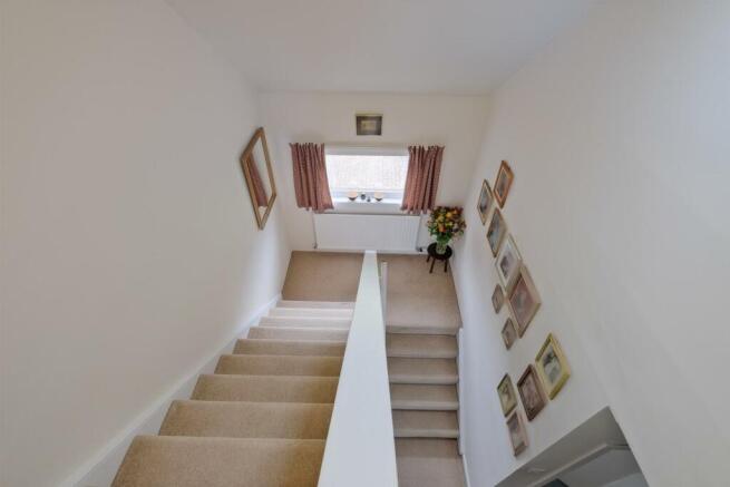 70 Belstane Rd, Carluke ML8 4BG-43.jpg