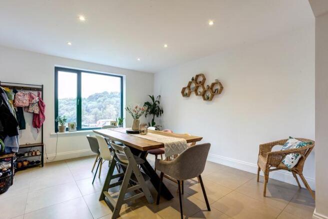 PLAYROOM/DINING ROOM D