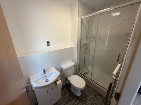 2 bed Flat for sale Image 6