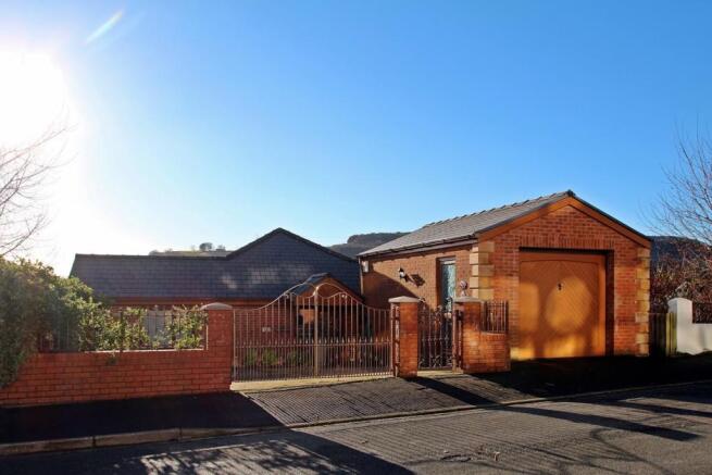 Garage & Driveway