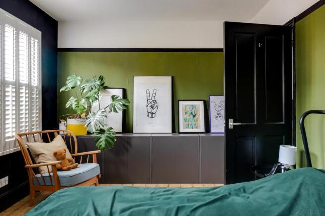 Bedroom 1 (6).jpg