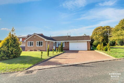 Darnford Moors, Lichfield, WS14 9RL - Three Bedroom Detached Bungalow