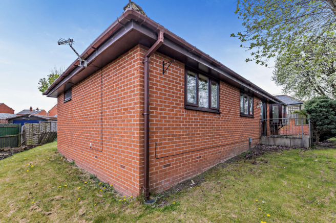 3 bed Detached Bungalow for sale Image 10