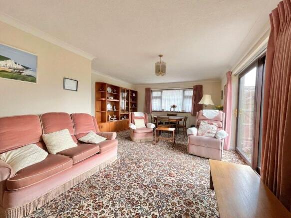 Lounge/dining room