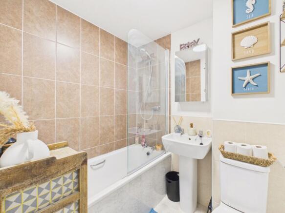3 bed Terraced for sale Image 8