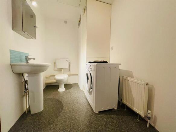 Utility Room/Cloaks/WC