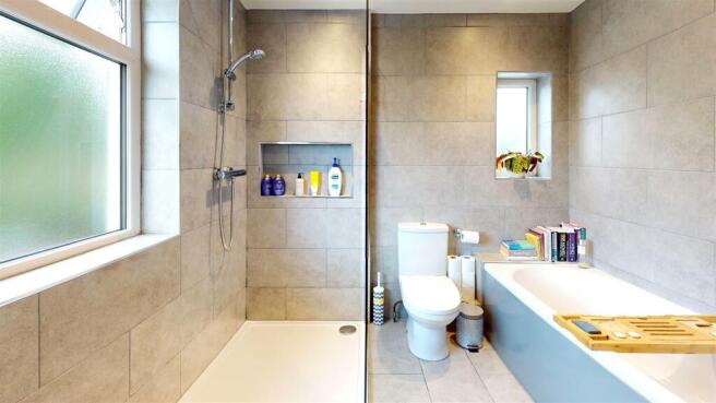 15-Viewlands-Mount-Bathroom.jpg