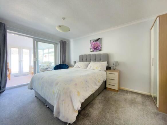 2 bed Detached Bungalow for sale Image 7