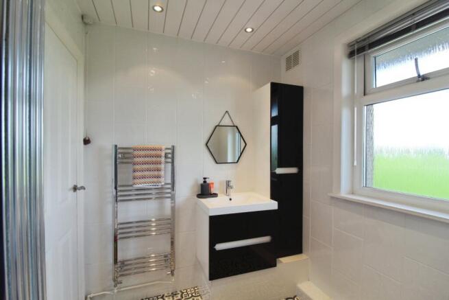 3 bed Semi-Detached for sale Image 8