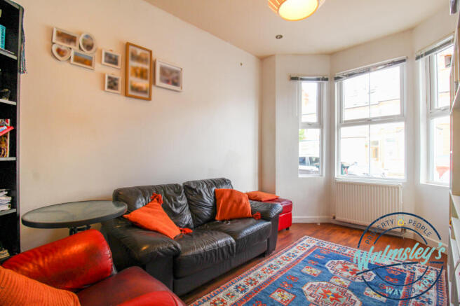 Sitting room with bay