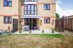 27, Wendover House, Chenies Way, Watford WD18 6UW