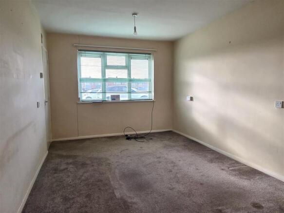 20 Redland - Lounge.jpg