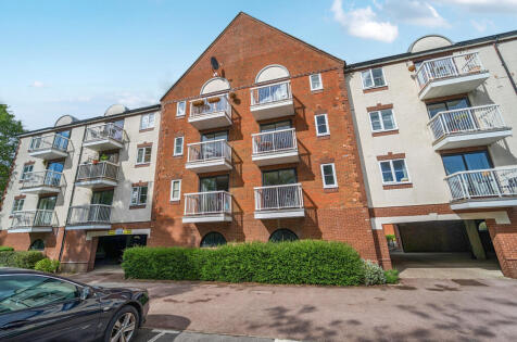Waterside Court, Alton, Hampshire, GU34