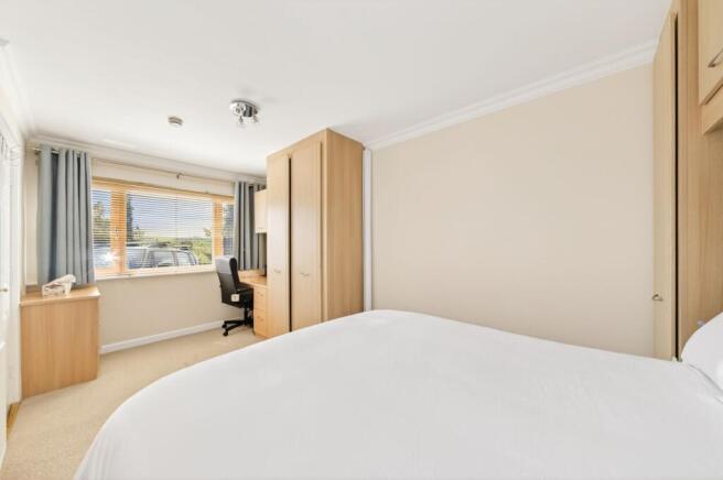 4 bed Semi-Detached for sale Image 10