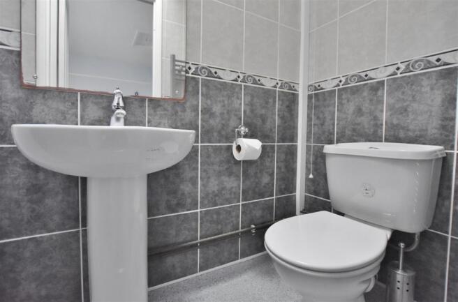 BEDROOM 2 ENSUITE