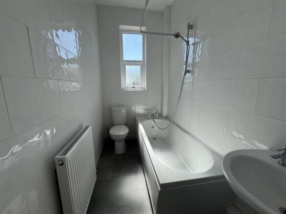 3 bed Terraced to rent Image 9