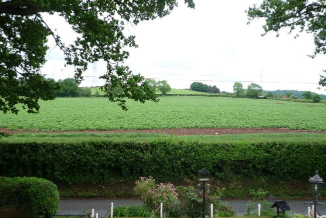 VIEW TO FRONT