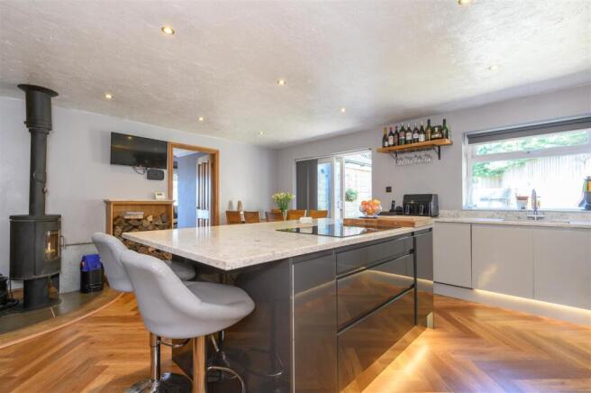 3 bed Detached Bungalow for sale Image 12