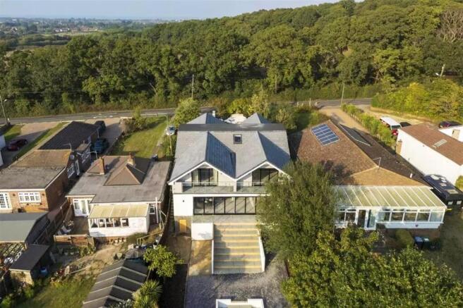 4 Double Bedroom Detached for Sale, No Forward Ch