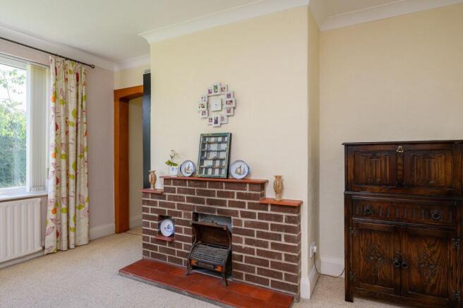 5 bed Detached for sale Image 11