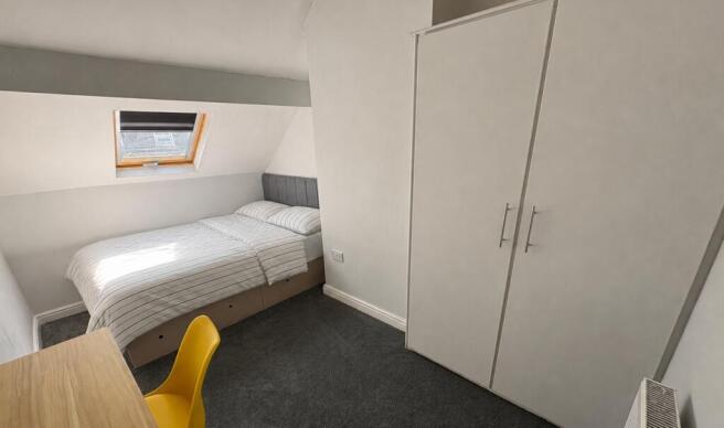 3 bed Terraced to rent Image 6