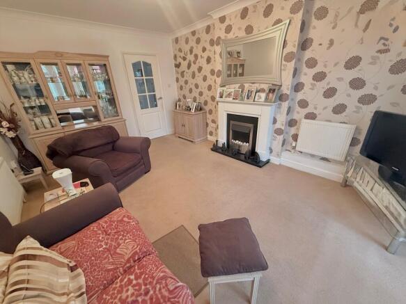 6 Fircroft Lounge...