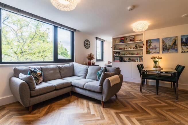 2 bed Apartment for sale Image 11