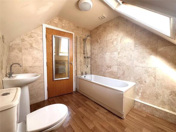 1 bed Apartment to rent Image 9