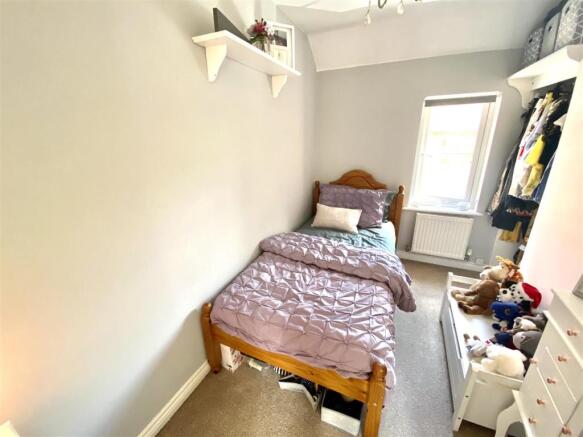 BEDROOM 2