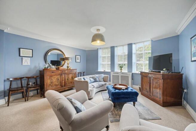 3 bed Apartment for sale Image 7