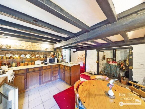 Kitchen/Dining...