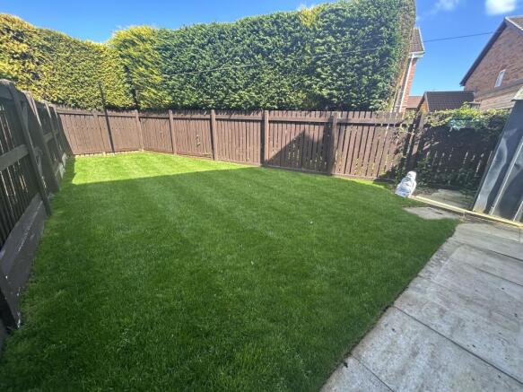 2 bed Semi-Detached to rent Image 10