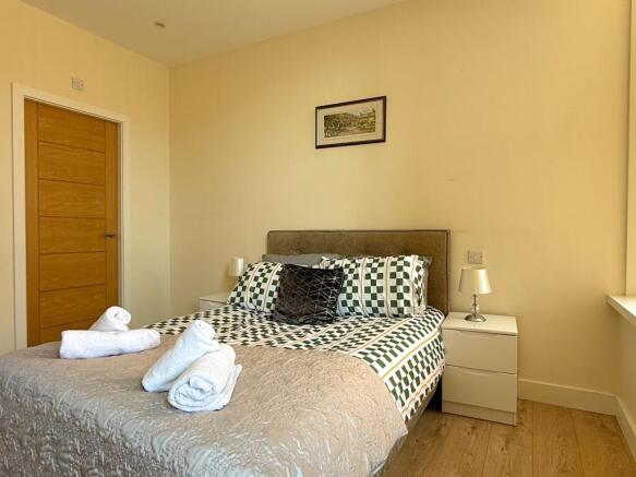 2 bed Apartment to rent Image 5