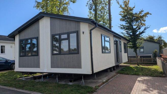 Exterior 3