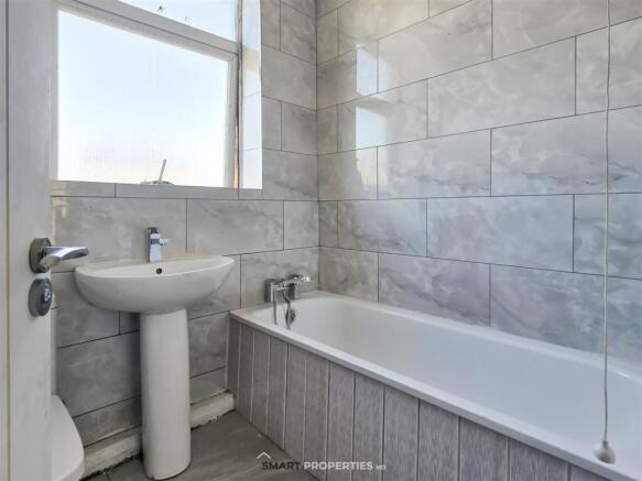 3 bed House for sale Image 10