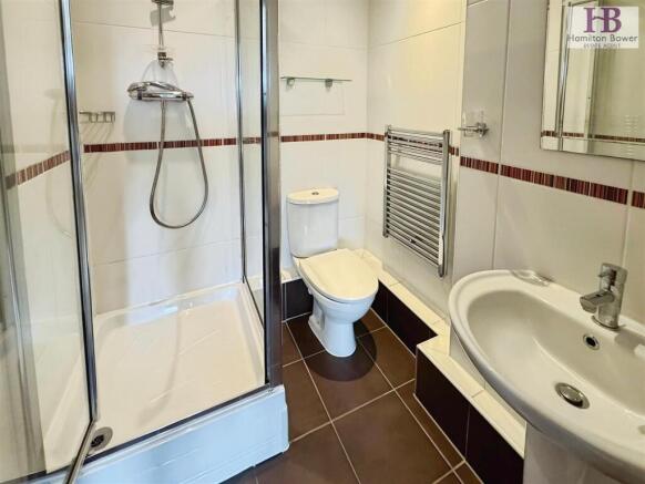 2 bed Apartment to rent Image 9