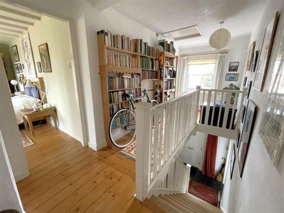 FIRST FLOOR LANDING