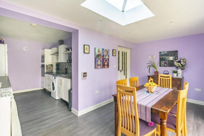 5 bed Detached Bungalow for sale Image 4