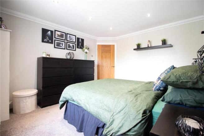3 bed Terraced for sale Image 12