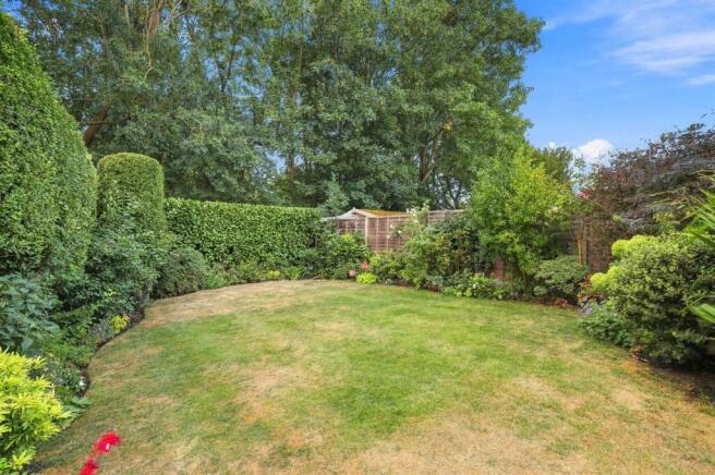 Milton Road - Ware - Superb Family Home photo 4