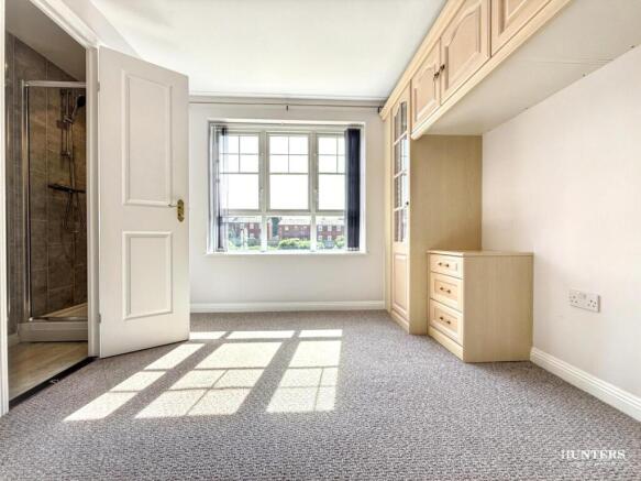 3 bed Apartment for sale Image 10