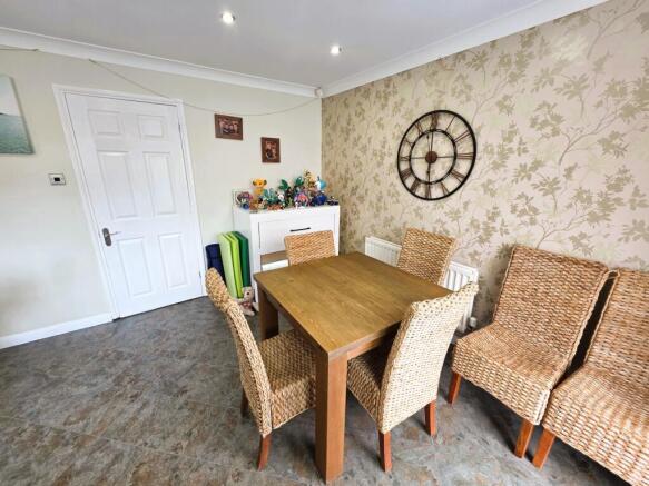 4 bed Detached for sale Image 12
