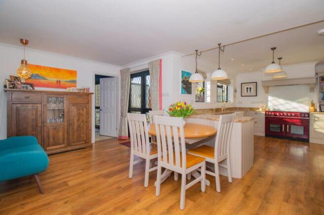 Kitchen / Brea...