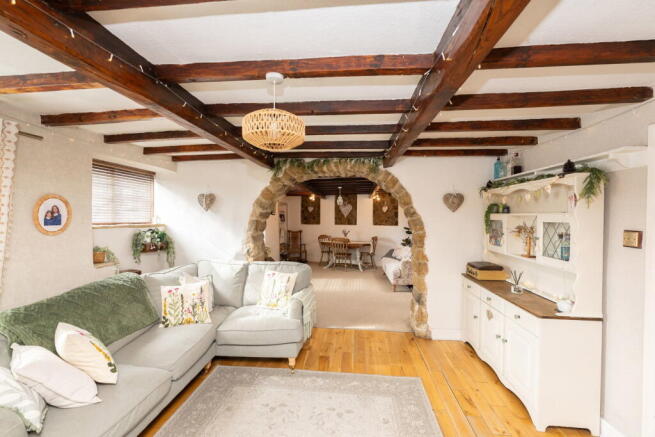 4 bed Semi-Detached for sale Image 8