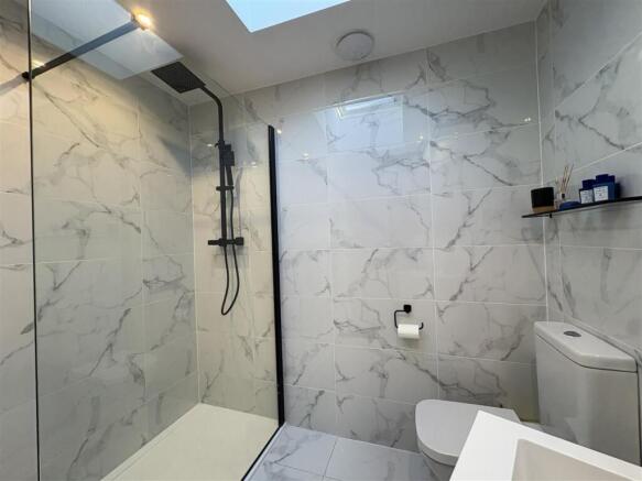 2 bed Apartment for sale Image 7