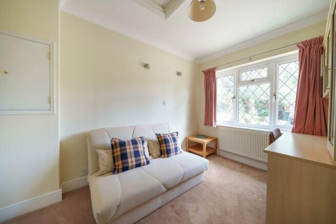 Bedroom / Study