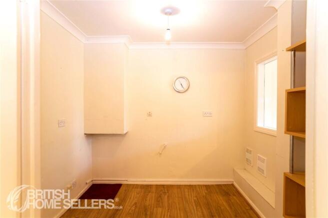 3 bed Semi-Detached for sale Image 6